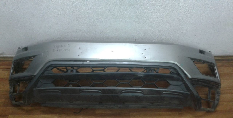 Бампер передний с юбкой Volkswagen Tiguan 2 oem 5nr807221 (скл-3)