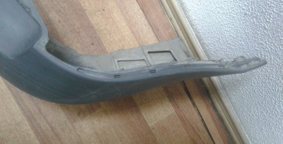 Бампер задний Volkswagen Caddy 3 oem 2K0807421 Бампер задний Volkswagen Caddy 3 oem 2K0807421