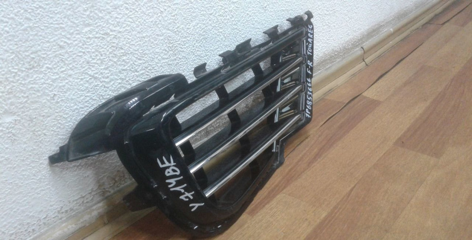 Решетка птф правая Volkswagen Touareg NF oem 7p6853666 Решетка птф правая Volkswagen Touareg NF oem 7p6853666