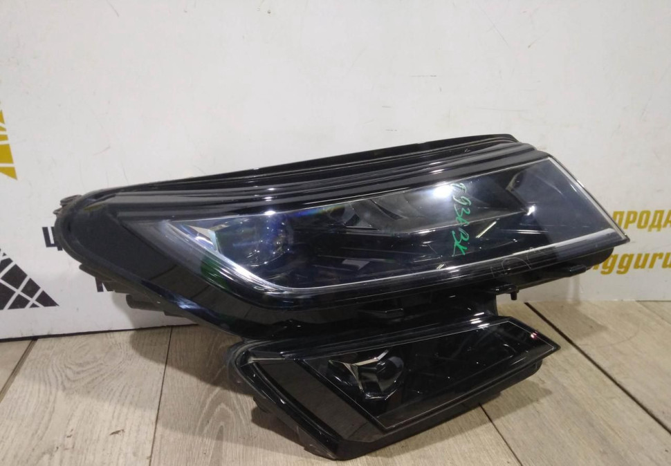 Фара ЛЭД LED правая бу Skoda Kodiaq OEM 566941016E