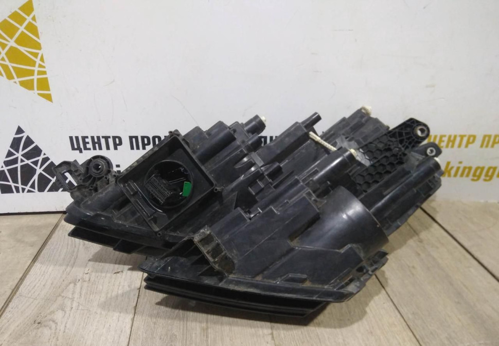 Фара ЛЭД LED правая бу Skoda Kodiaq OEM 566941016E