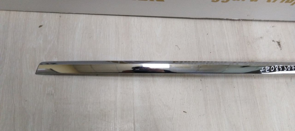 Молдинг крышки багажника Volkswagen Multivan T6 15-20 oem 7E0853079B Молдинг крышки багажника Volkswagen Multivan T6 15-20 oem 7E0853079B