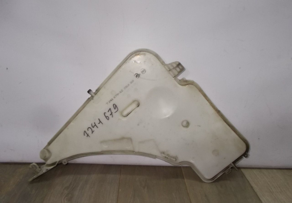 Бачок омывателя бу BMW 4 F32 OEM 7241679