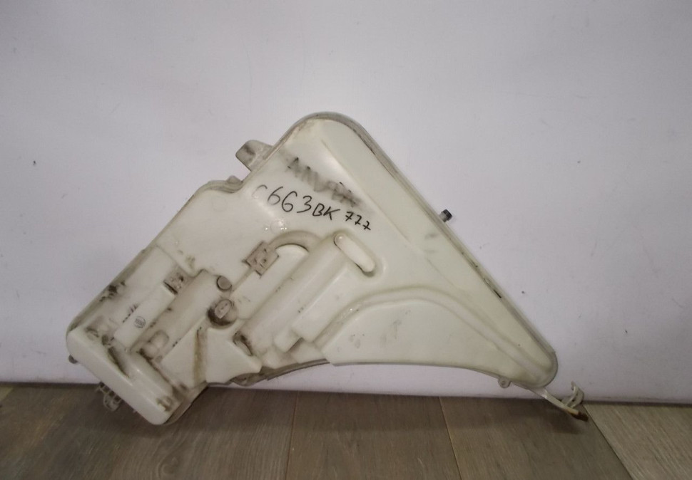 Бачок омывателя бу BMW 4 F32 OEM 7241679