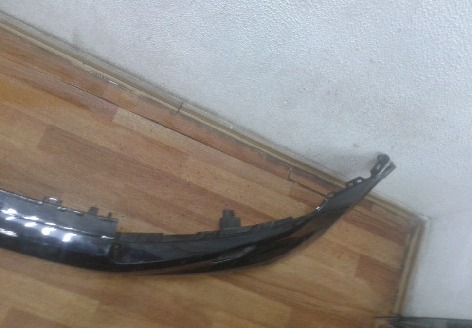 Бампер передний Volkswagen Tiguan 2 oem 5nr807221 (слом.1креп.)