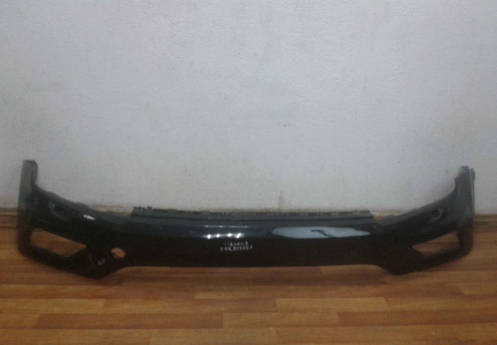 Бампер передний Volkswagen Tiguan 2 oem 5nr807221 (слом.1креп.)