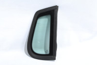 Стекло кузова заднее правое "глухое" Volkswagen Tiguan Oem 5N0845042