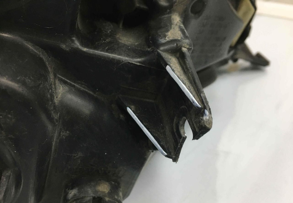 Фара правая Renault Kaptur OEM 260108765R