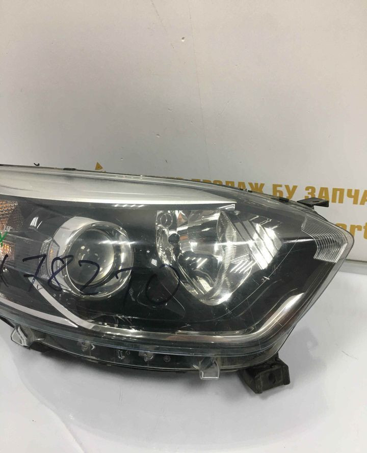 Фара правая Renault Kaptur OEM 260108765R Фара правая Renault Kaptur OEM 260108765R