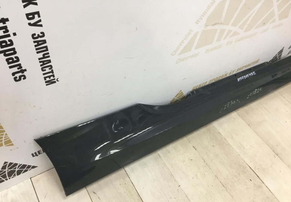 Порог правый BMW 8 G14 M-Pack OEM 51778074812 Порог правый BMW 8 G14 M-Pack OEM 51778074812