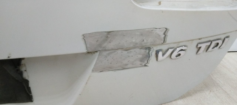 Крышка багажника Volkswagen Touareg 2  NF oem 7P6827025