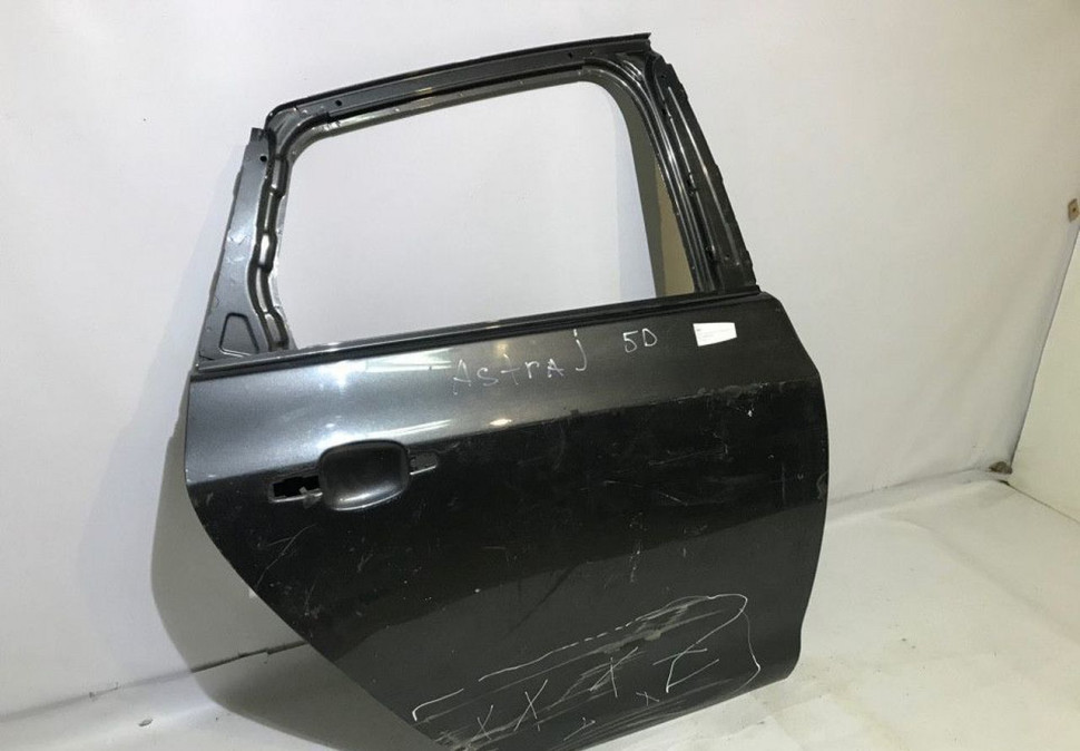 Дверь задняя правая Opel Astra J 5D oem 0124110 Дверь задняя правая Opel Astra J 5D oem 0124110