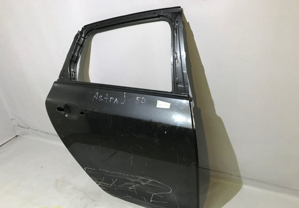 Дверь задняя правая Opel Astra J 5D oem 0124110 Дверь задняя правая Opel Astra J 5D oem 0124110