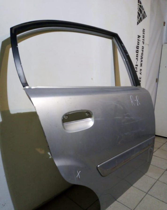 Дверь задняя правая Kia Rio 2 хэтчбэк 05-11 oem 770041G200 Дверь задняя правая Kia Rio 2 хэтчбэк 05-11 oem 770041G200