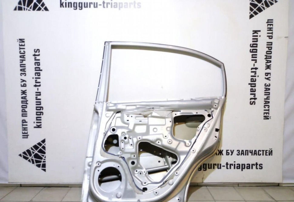 Дверь задняя правая Kia Rio 2 хэтчбэк 05-11 oem 770041G200 Дверь задняя правая Kia Rio 2 хэтчбэк 05-11 oem 770041G200