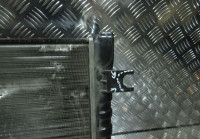 Радиатор охлаждения Lada Niva (21x21) oem 212141301012 (слом.1крепл) (дефекты) (скл-3)