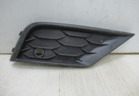 Заглушка переднего бампера правая Volkswagen Tiguan 2 oem 5NA853666A