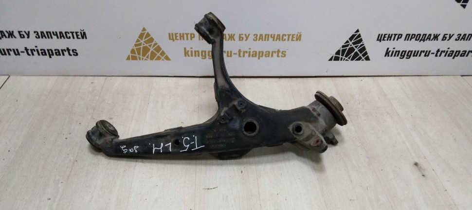 Рычаг задний левый Volkswagen Transporter T5 03-15 oem 7e0501413a