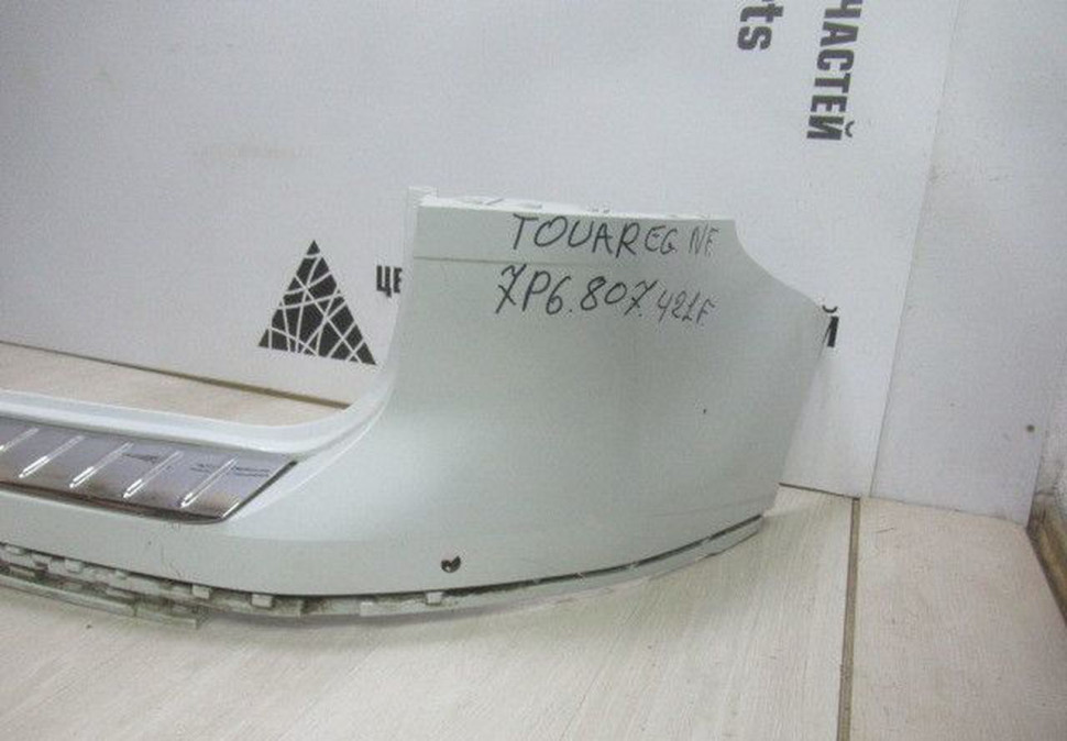 Бампер задний Volkswagen Touareg NF oem 7P6807421F Бампер задний Volkswagen Touareg NF oem 7P6807421F