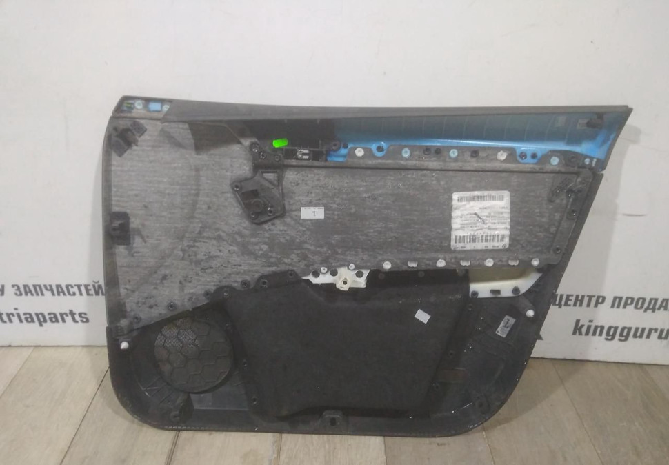 Обивка двери передняя левая бу Skoda Octavia A7 OEM 5E0867171D