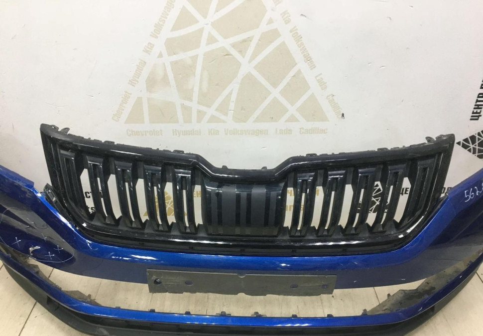 Бампер передний Skoda Kodiaq 2017 OEM 562807221A