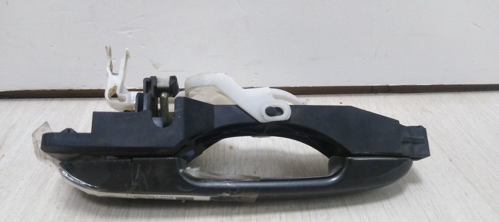 Ручка двери передняя правая Kia Ceed 1 06-12 oem 826511H010