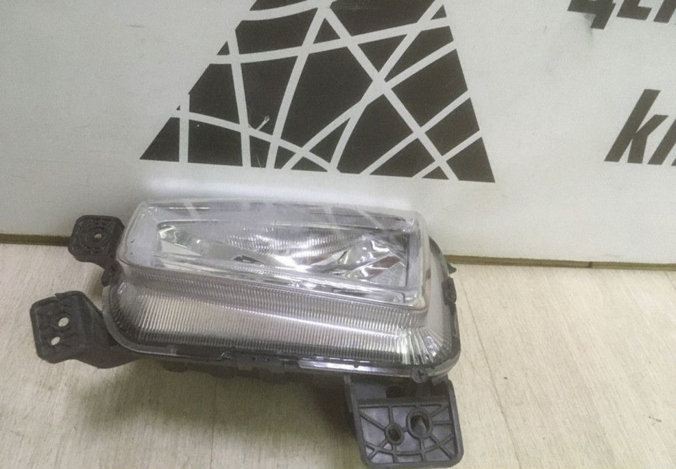 Противотмуманная фара правая Hyundai Creta oem 92202M0000 Противотмуманная фара правая Hyundai Creta oem 92202M0000