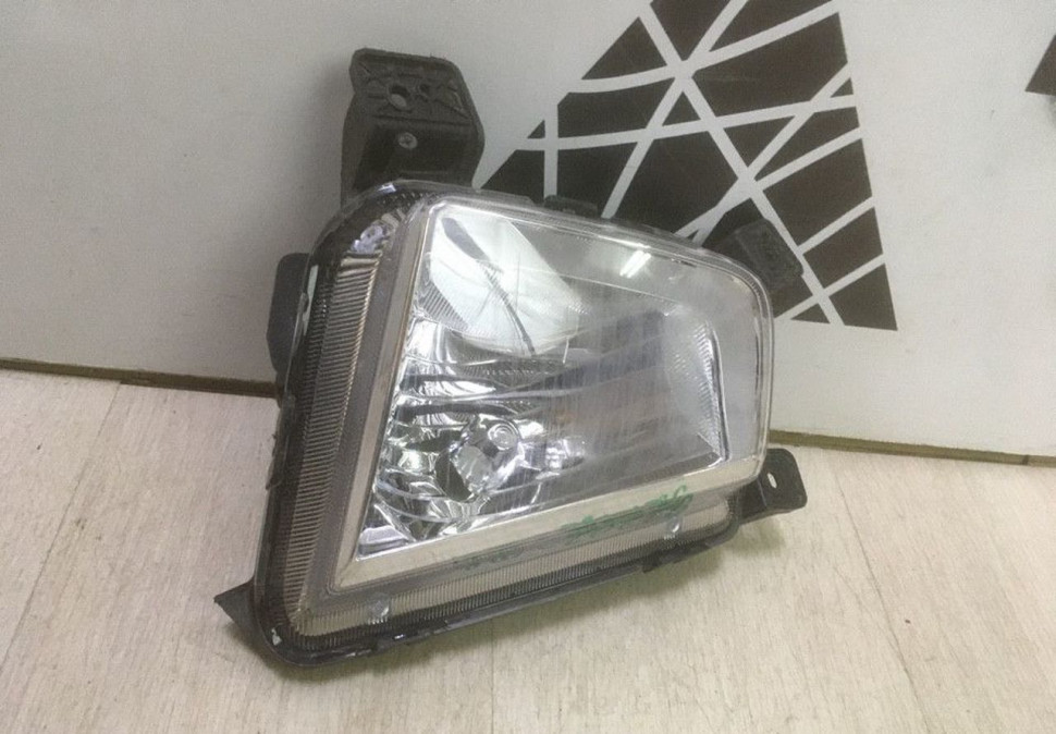 Противотмуманная фара правая Hyundai Creta oem 92202M0000 Противотмуманная фара правая Hyundai Creta oem 92202M0000