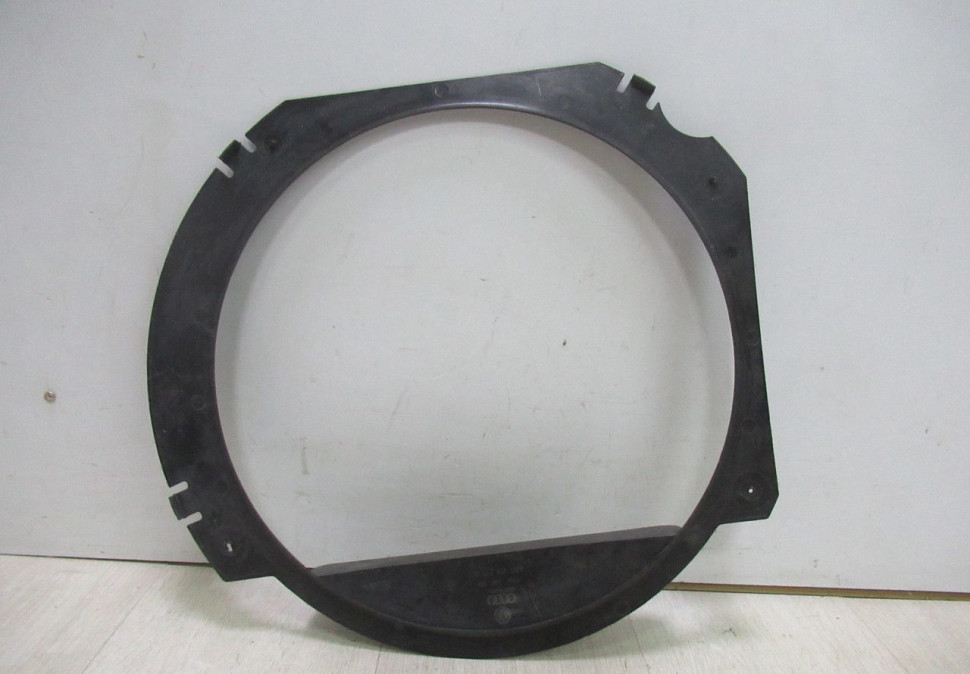 Рамка вентилятора охлаждения Volkswagen Polo oem 6r0121217a Рамка вентилятора охлаждения Volkswagen Polo oem 6r0121217a