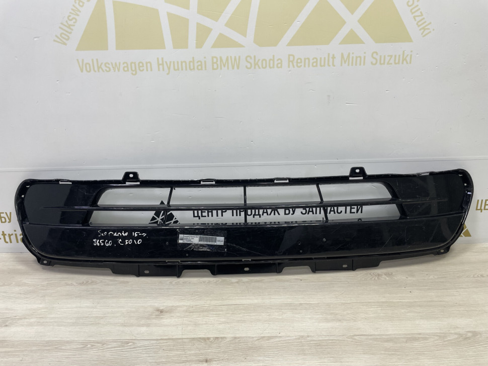 Решетка в бампер Kia Sorento 15- Oem 86560C5040