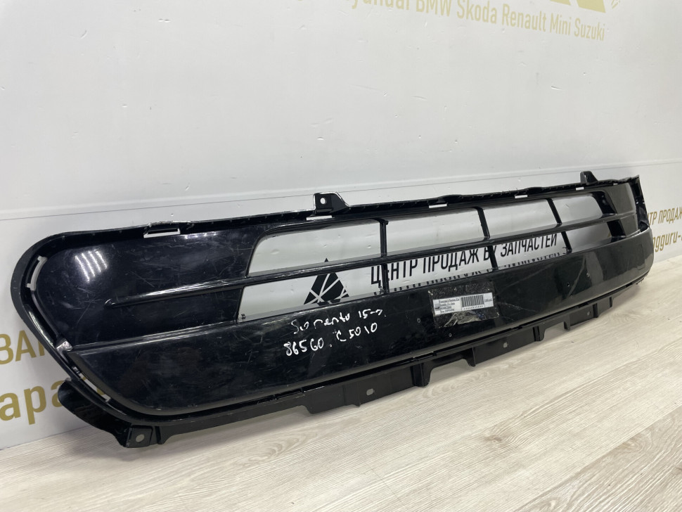 Решетка в бампер Kia Sorento 15- Oem 86560C5040 Решетка в бампер Kia Sorento 15- Oem 86560C5040