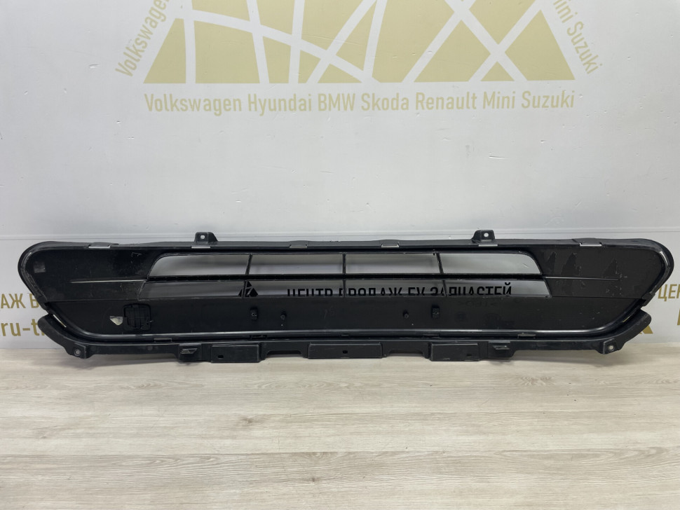 Решетка в бампер Kia Sorento 15- Oem 86560C5040 Решетка в бампер Kia Sorento 15- Oem 86560C5040