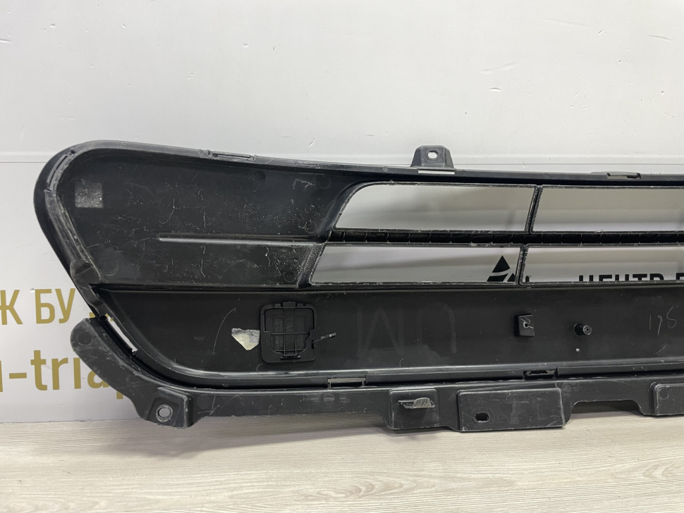 Решетка в бампер Kia Sorento 15- Oem 86560C5040 Решетка в бампер Kia Sorento 15- Oem 86560C5040