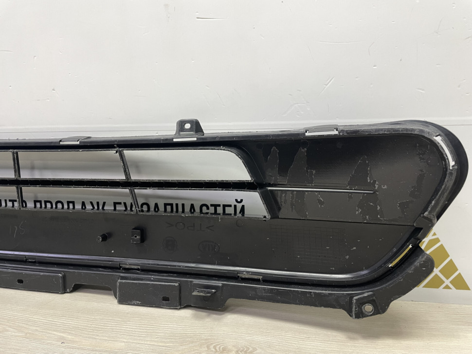 Решетка в бампер Kia Sorento 15- Oem 86560C5040 Решетка в бампер Kia Sorento 15- Oem 86560C5040