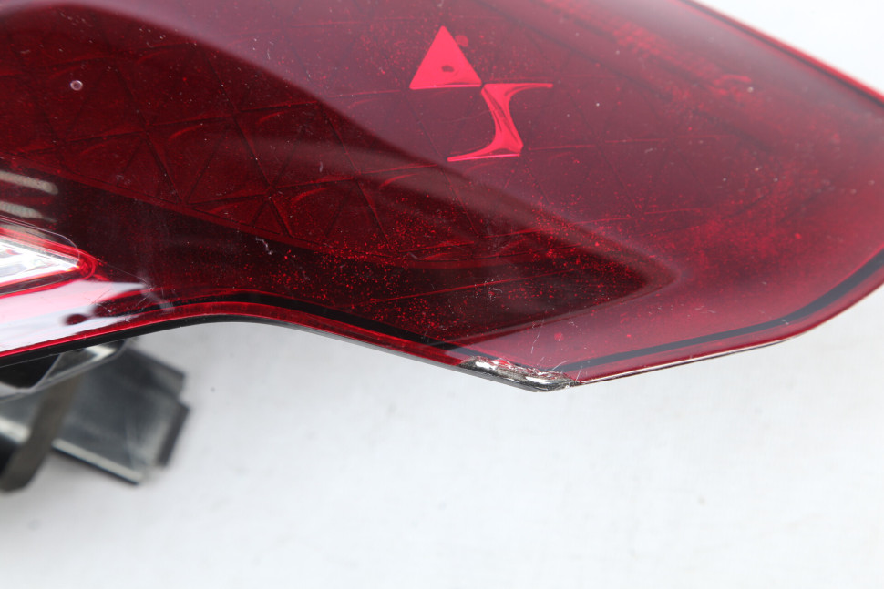 Фонарь задний правый Citroen DS3 Ситроен ДС3 Рестайлинг OEM 9808418480 Фонарь задний правый Citroen DS3 Ситроен ДС3 Рестайлинг OEM 9808418480