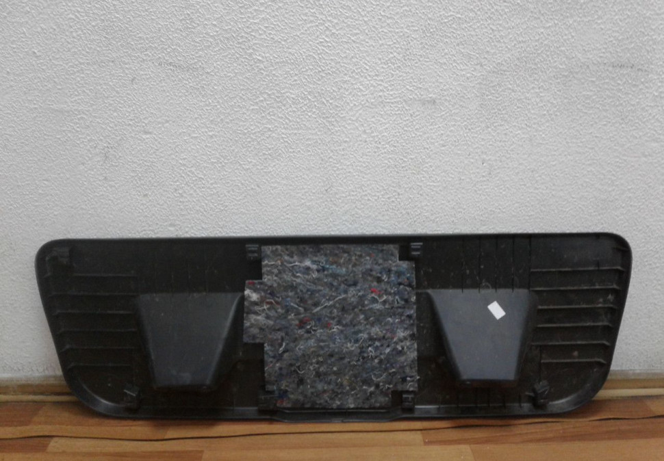 Обивка крышки багажника Volkswagen Polo седан oem 6ru867605 (скл-3)