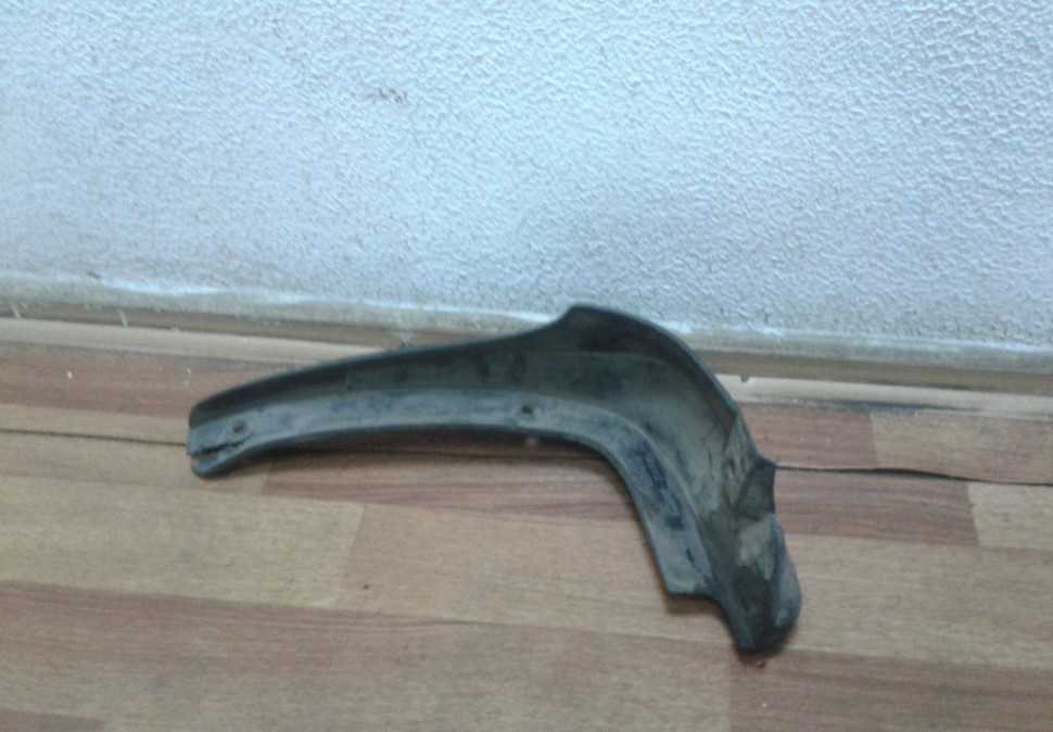 Брызговик задний правый Hyundai ix35 Oem 868422S000 Брызговик задний правый Hyundai ix35 Oem 868422S000