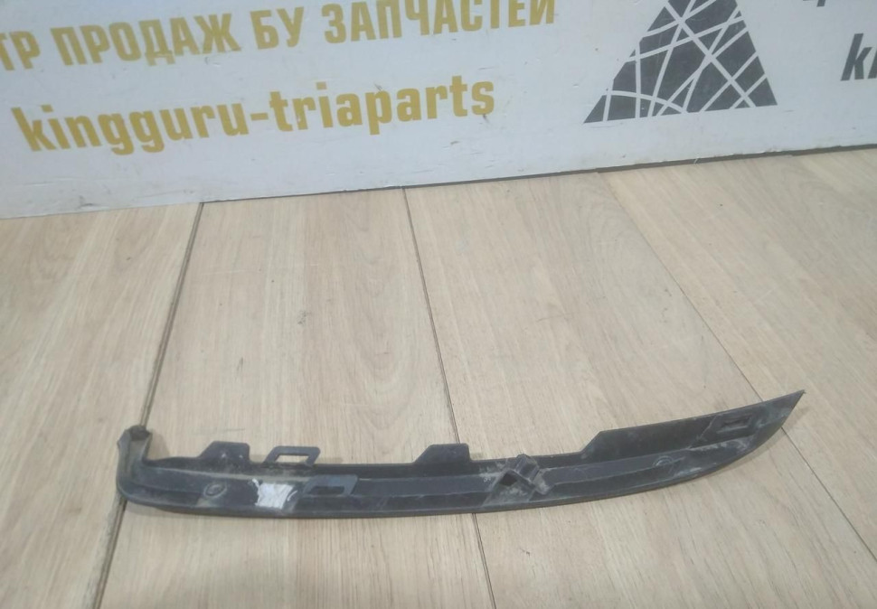 Накладка под фару правая бу Renault Logan 2 OEM 260444577R