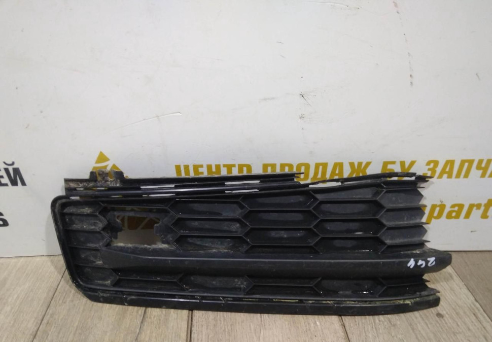 Решетка переднего бампера левая бу Skoda Kodiaq OEM 565807367