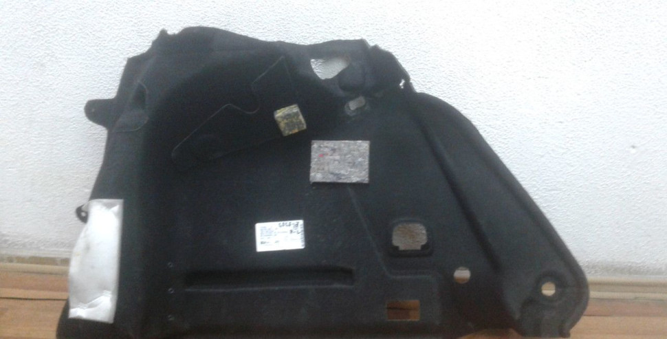 Обивка багажника правая Volkswagen Golf 7 oem 5g6867428f Обивка багажника правая Volkswagen Golf 7 oem 5g6867428f