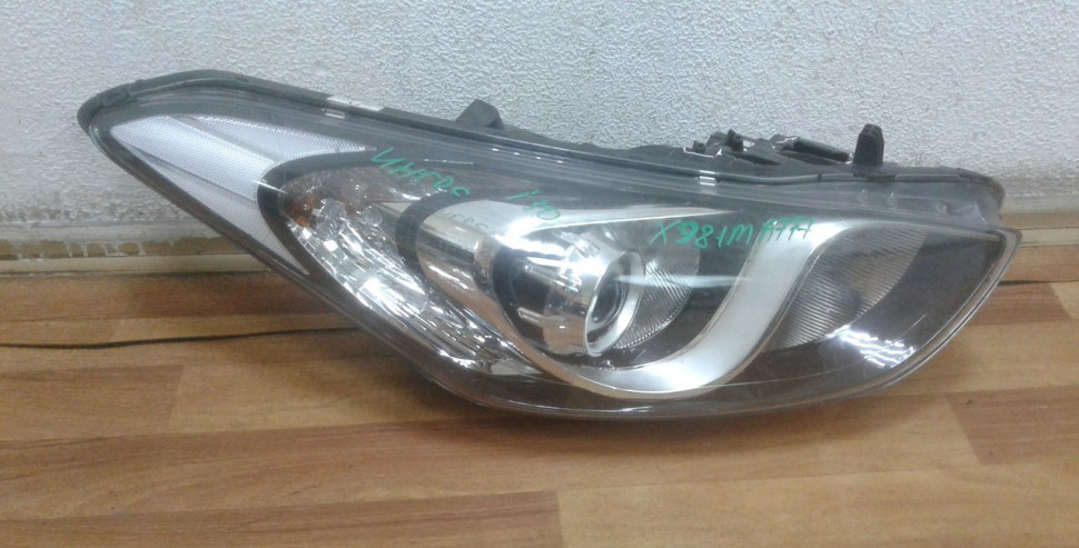 Фара правая Hyundai i30 (12>) oem 92102a6000 (слом. 3 крепл., слом. стекла)