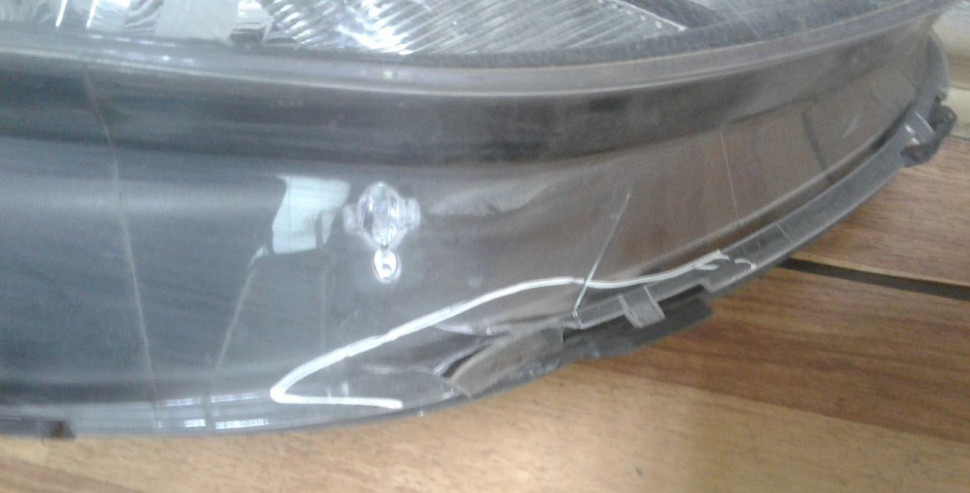 Фара правая Hyundai i30 (12>) oem 92102a6000 (слом. 3 крепл., слом. стекла) Фара правая Hyundai i30 (12>) oem 92102a6000 (слом. 3 крепл., слом. стекла)