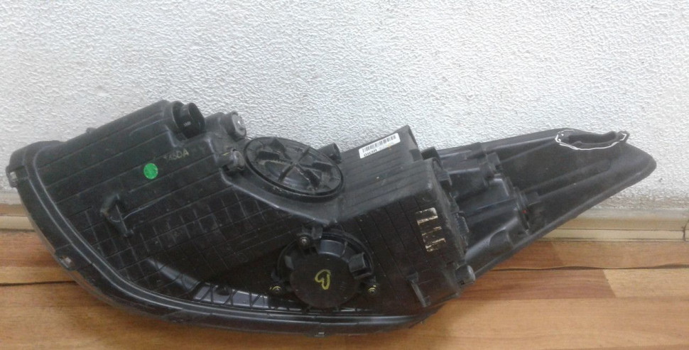 Фара правая Hyundai i30 (12>) oem 92102a6000 (слом. 3 крепл., слом. стекла) Фара правая Hyundai i30 (12>) oem 92102a6000 (слом. 3 крепл., слом. стекла)