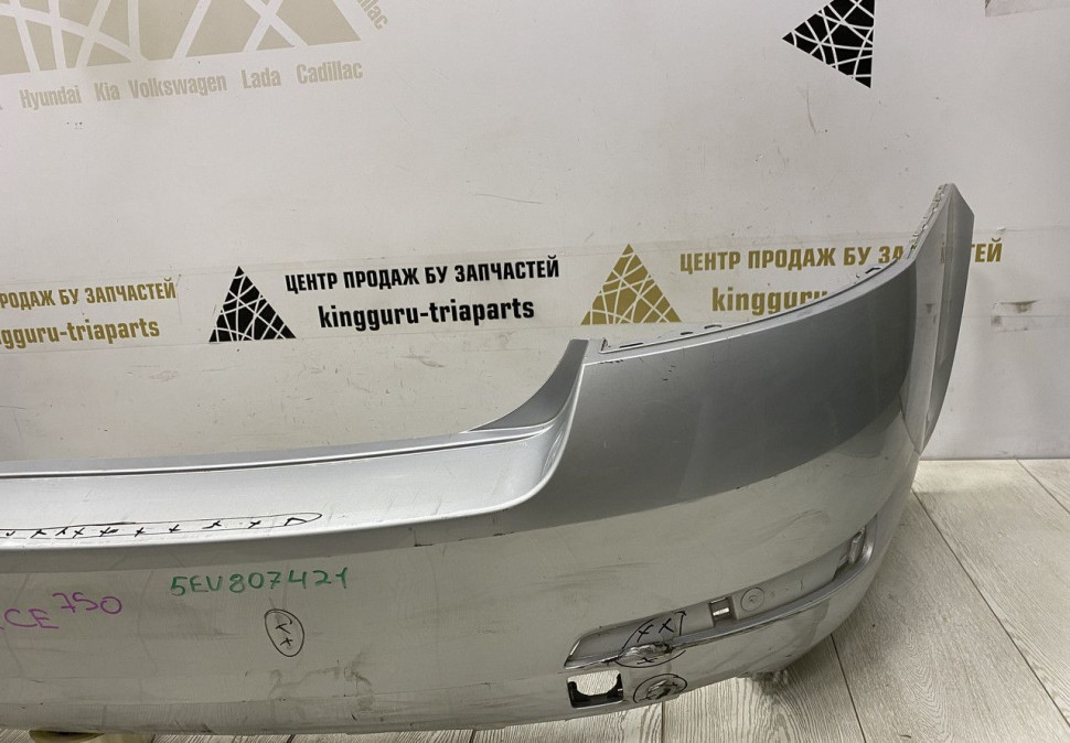 Бампер задний Skoda Octavia A7 до рестайлинг 2013 OEM 5E0807421
