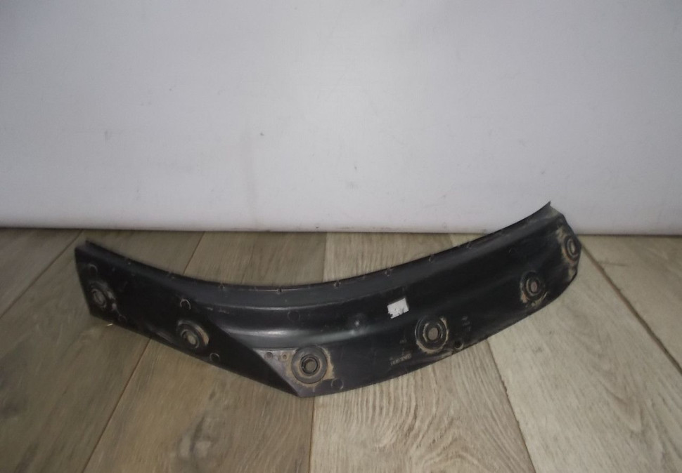 Накладка заднего крыла правая бу Renault Duster OEM 788742869R Накладка заднего крыла правая бу Renault Duster OEM 788742869R