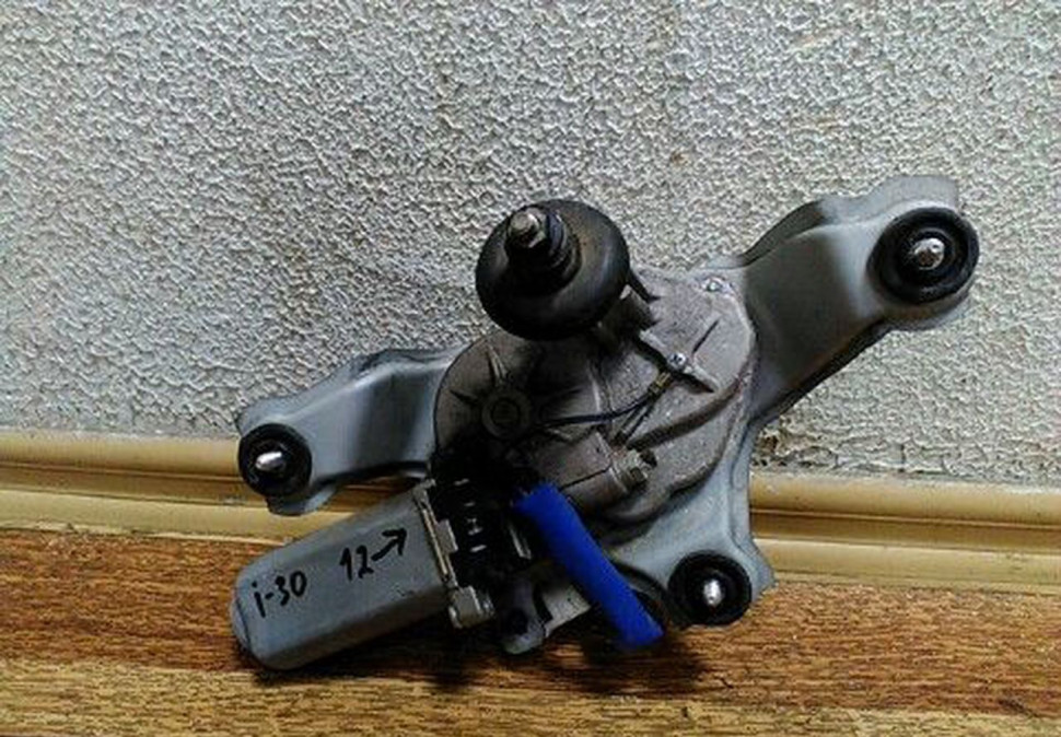 Моторчик дворника крышки багажника Hyundai I30 (12>) oem 98700a5000