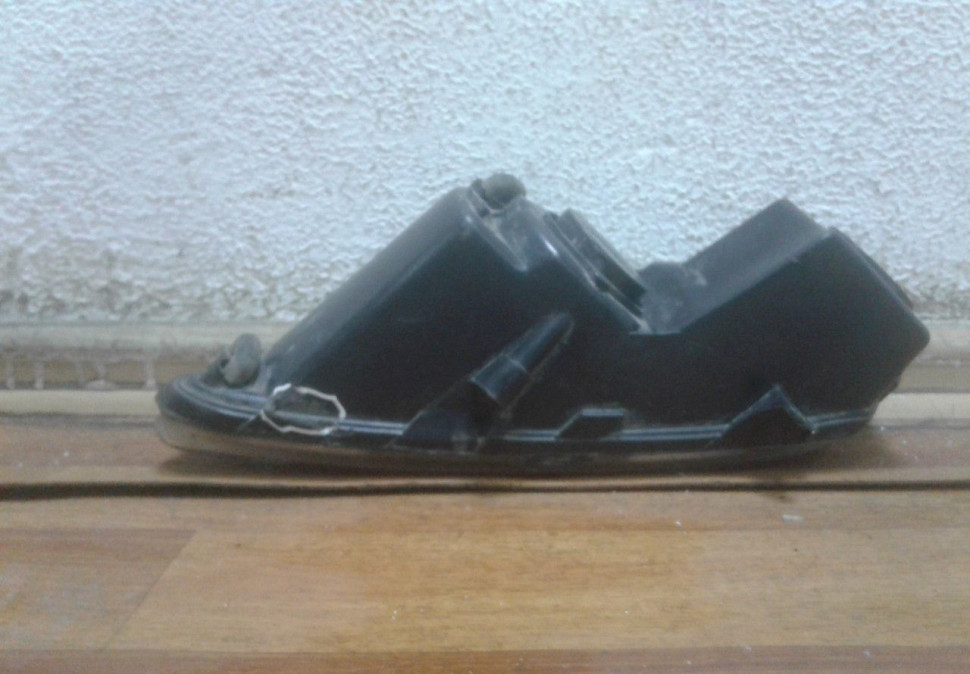 Фара ПТФ правая Volkswagen Polo рестайл oem 6r0941062d (слом.1крепл) Фара ПТФ правая Volkswagen Polo рестайл oem 6r0941062d (слом.1крепл)