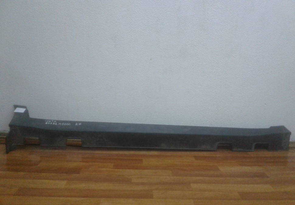 Накладка порога правого Hyundai Creta (16>) oem 87752m0000