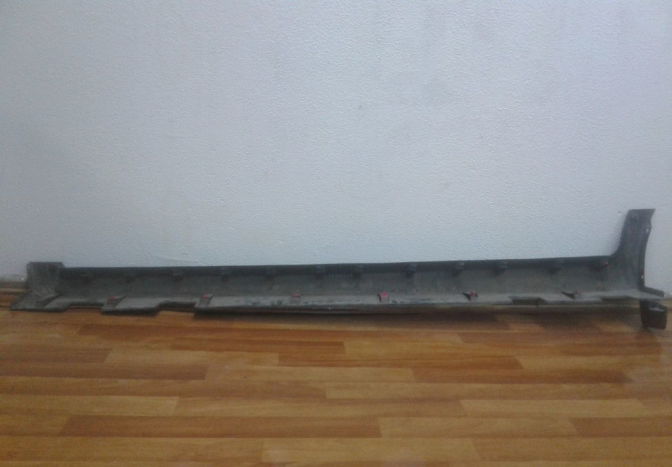 Накладка порога правого Hyundai Creta (16>) oem 87752m0000 Накладка порога правого Hyundai Creta (16>) oem 87752m0000