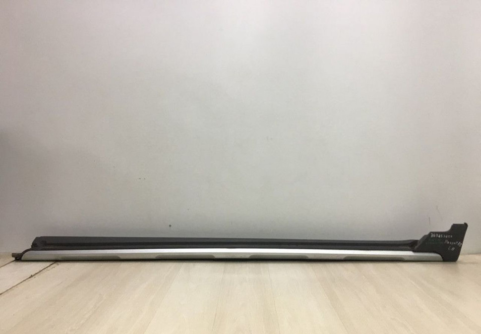 Накладка порога правая Volkswagen Passat B8 oem 3g9853855 Накладка порога правая Volkswagen Passat B8 oem 3g9853855